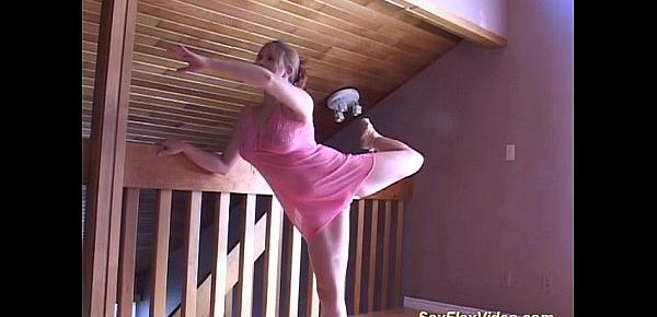  busty contortionist fuck in flexi kamasutra positions